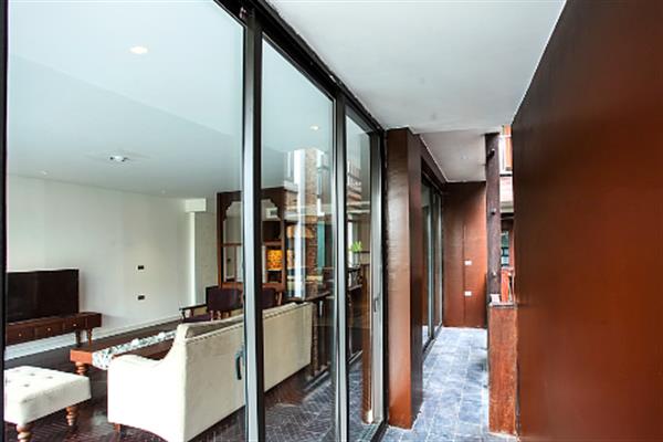 High floor spacious 04 bedroom apartment on Quang Khanh with large balcony