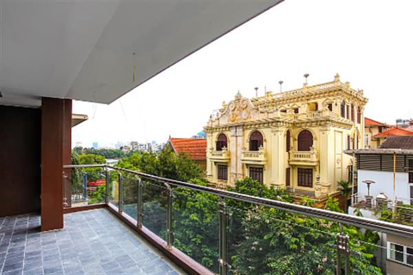 High floor spacious 04 bedroom apartment on Quang Khanh with large balcony