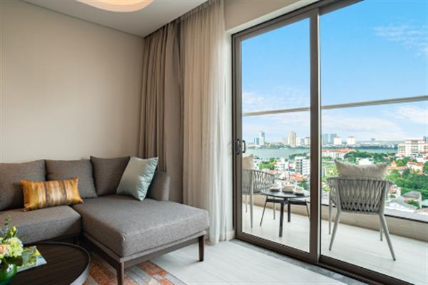 Luxury 03 bedroom apartment for rent in Dang Thai Mai. beautiful balcony
