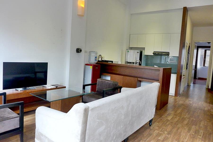 Airy spacious 02 bedroom apartment for lease in Tran Quoc Toan Hoan Kiem , lots of light