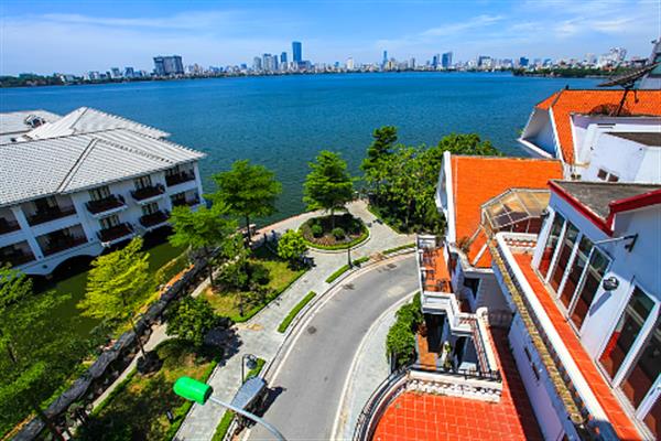 Brand new & Panoramic Westlake view 03 bedroom apartment for rent in Tu Hoa