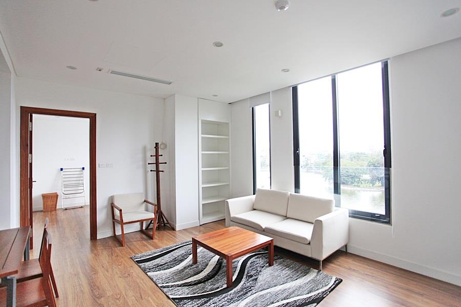 Modern 02 bedroom apartment for rent in Dong Da with lake view