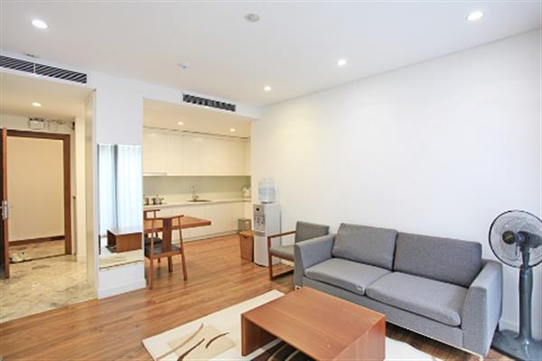 High quality 01 bedroom apartment for rent in Dong Da, balcony