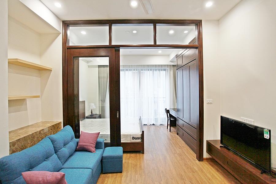 New modern & bright studio apartment for rent in Ba Dinh dist.