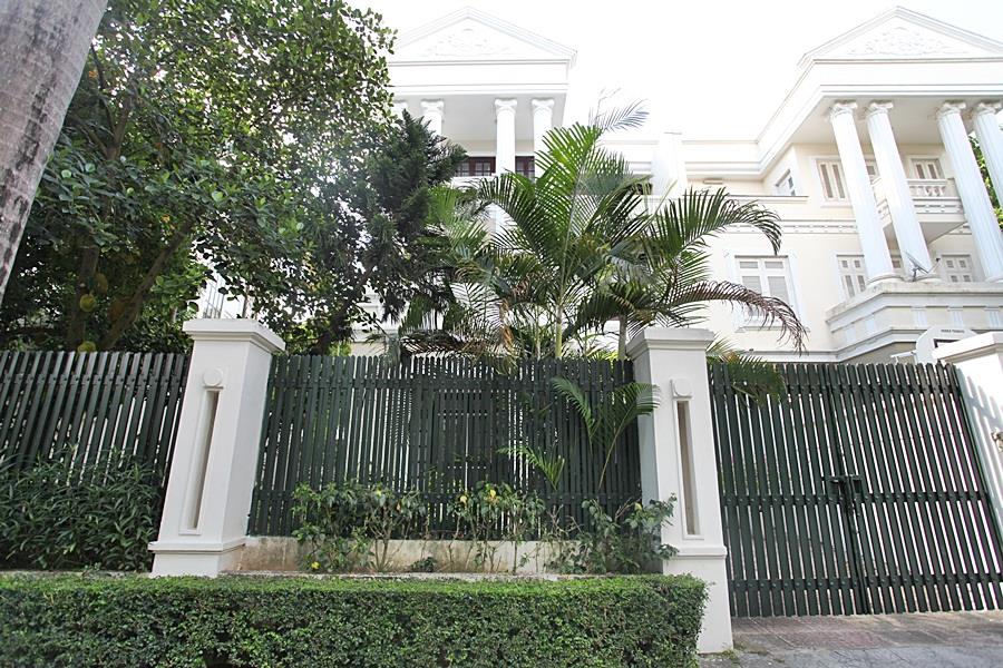 Spacious villa for rent in Ciputra, 04 bedrooms, garden surrounded