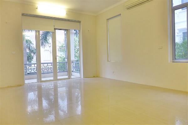 Waterside 04 bedroom villa for lease in Ciputra with nice back yard