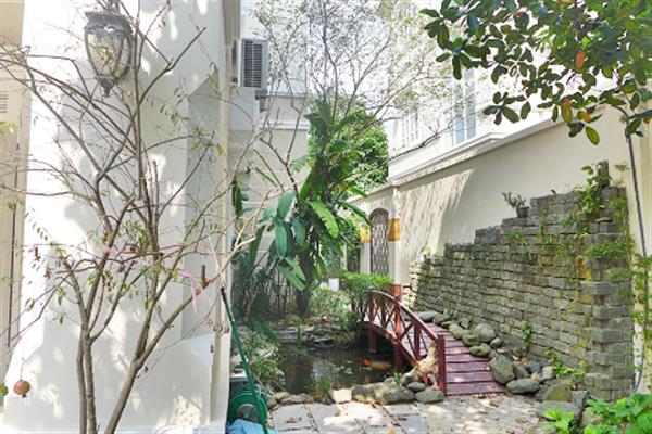 Leasing spacious 05 bedroom villa in Ciputra with rear garden