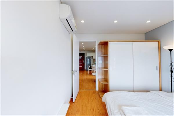 Bright & Airy 01 bedroom apartment at Dong Da District, with many window