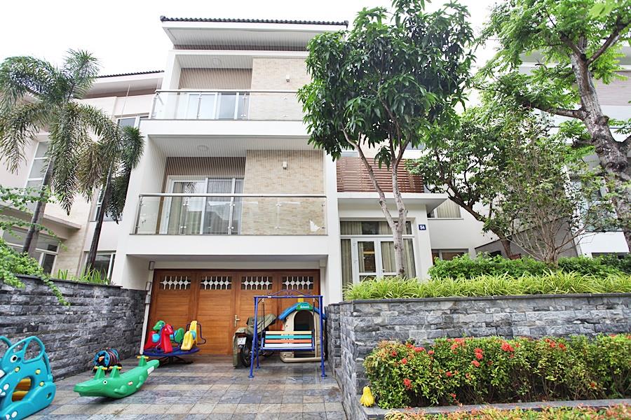 Oustanding villa for rent in Ciputra, 05 bedrooms, swimming pool