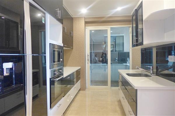 Modern and elegant apartment in Ciputra L Tower, 3 bedroom for rent