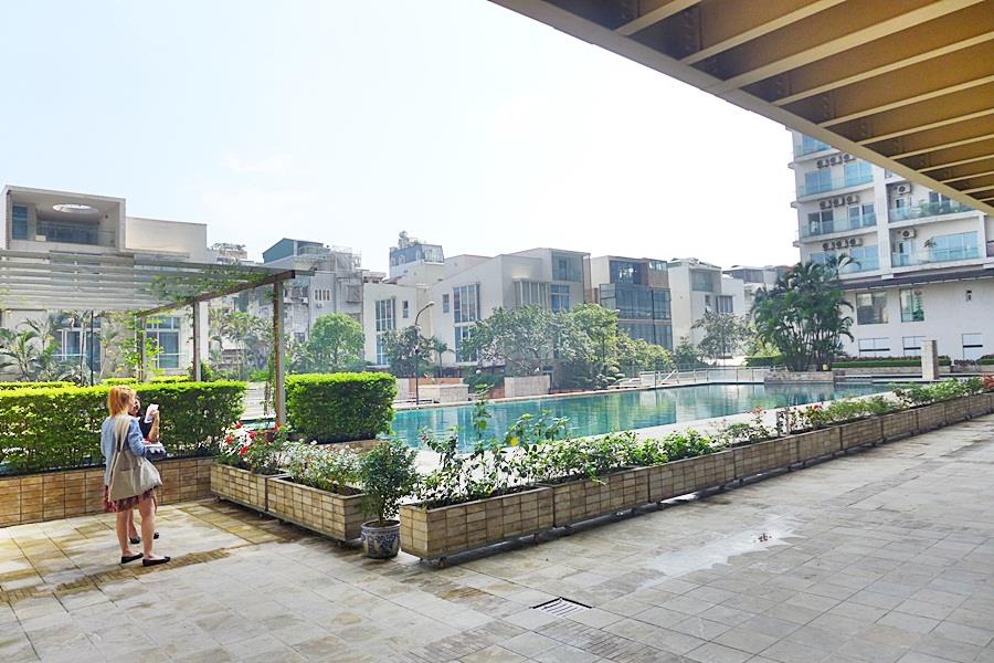 Lake view spacious 3 bed apartment for rent in Golden Westlake