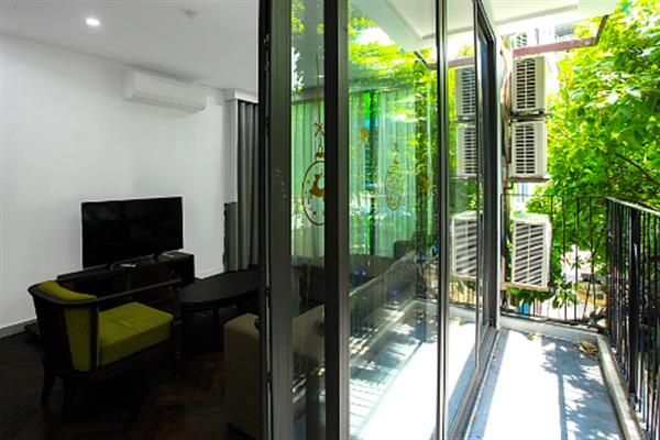 Good price, Well furnished 02 bedroom apartment at Dang Thai Mai Tay Ho Hanoi