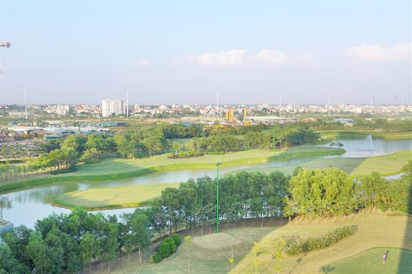 Wonderful golf court view 3 bedroom apartment for rent in Ciputra