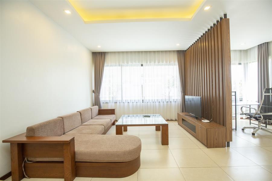 Good quality furniture 01 bedroom apartment on Xuan Dieu alley, balcony