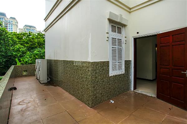 Spacious unfurnished villa in Ciputra,Tay Ho for rent, beautiful garden