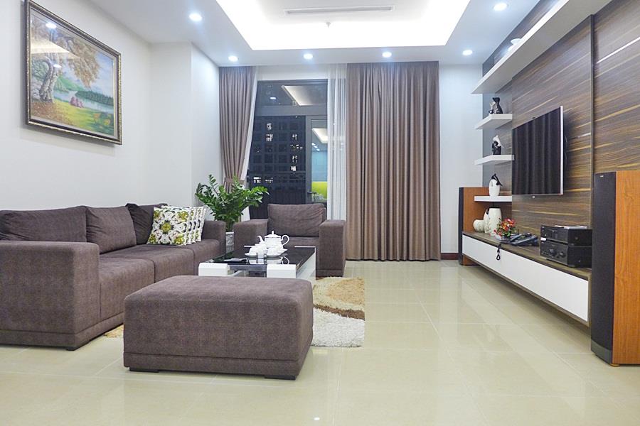 Beautiful interior 03 bedroom apartment for rent in R5 Royal City