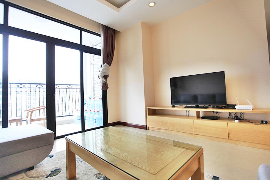 Good quality 3 bedroom apartment in Royal City, balcony & serviced