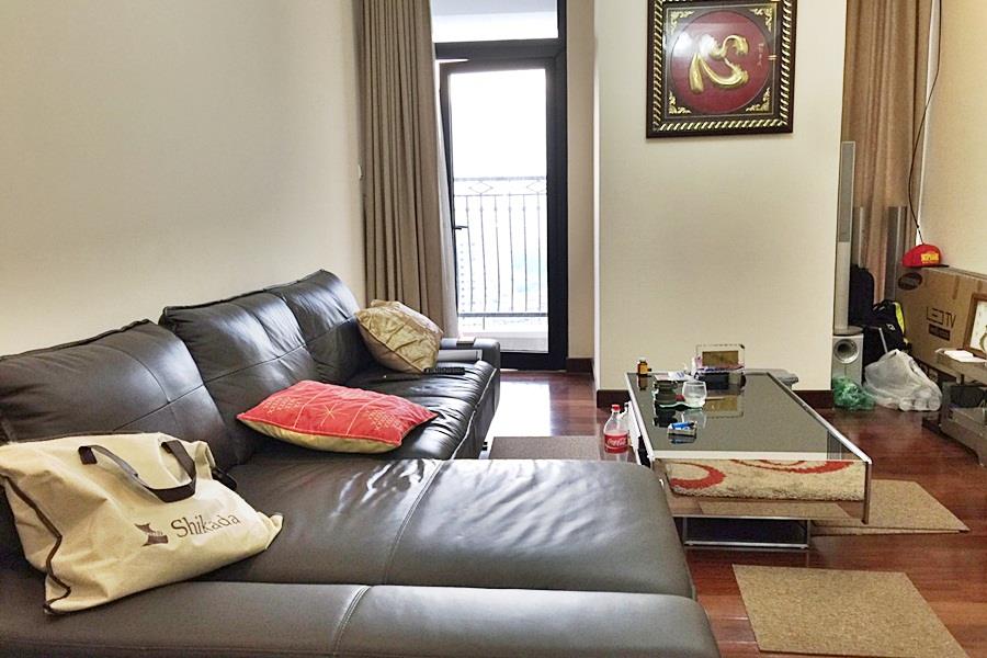 Apartment for rent in R2 Royal City, nicely furnished, 2 bedrooms with natural light