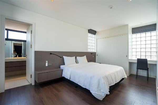 Bright and airy apartment with 02 bedrooms for rent in Doi Can street Ba Dinh dist. beautiful view