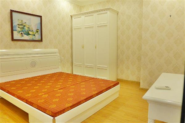 Lovely 2 bedroom apartment for rent in Royal City with elegant equipments