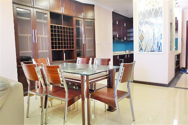 Well-designed, spacious 3 bedroom apartment for lease in R4 Royal City