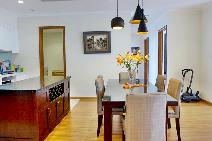 Beautiful 3 bedroom apartment for rent in Vinhomes Nguyen Chi Thanh