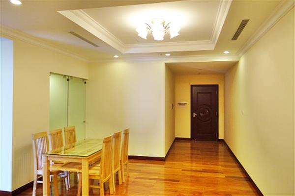 Cozy and bright 2 bedroom apartment for rent in R2 Royal City