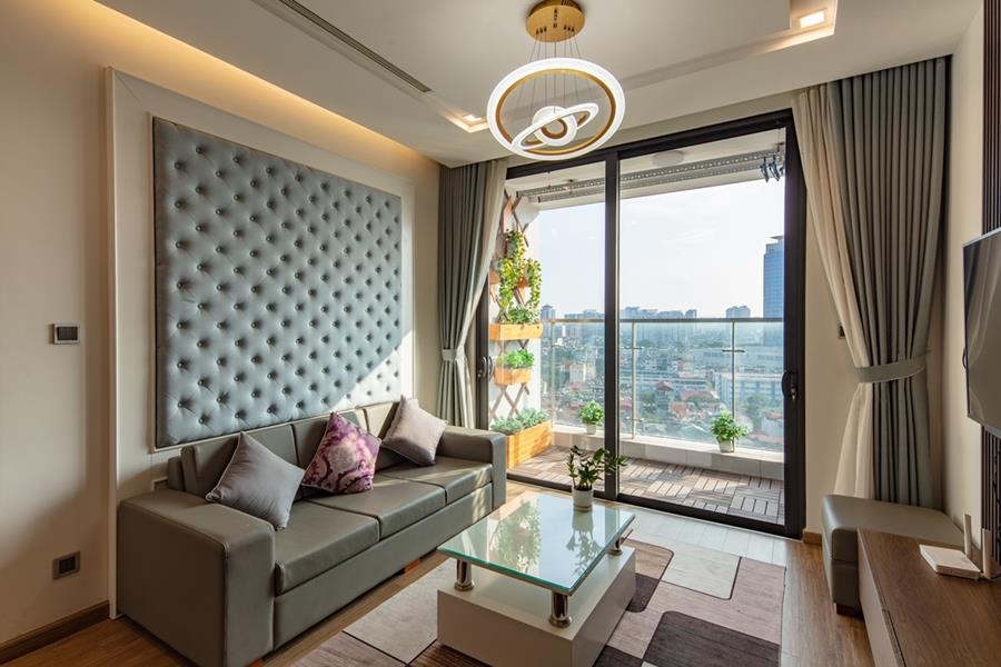 Full services 03BRs apartment with splendid city view in Vinhomes Metropolis.