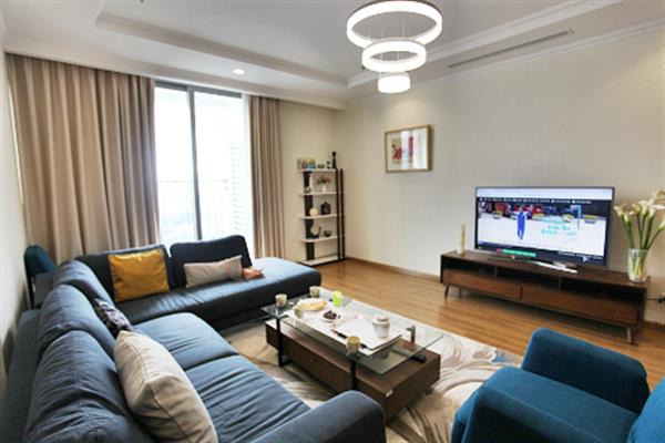 Nice and well-maintained 4 bedroom apartment in Vinhomes 54A Nguyen Chi Thanh