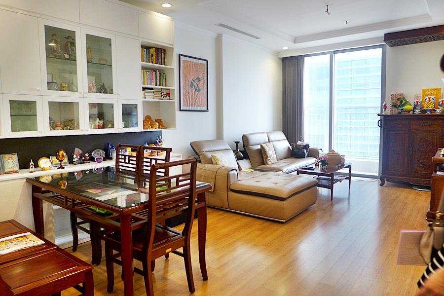 Rental 2 bed apartment in Vinhomes 54A Nguyen Chi Thanh