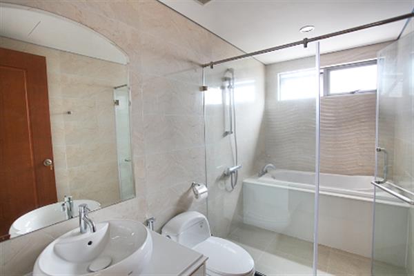 Big 4 bedroom apartment for rent in Vinhomes Nguyen Chi Thanh