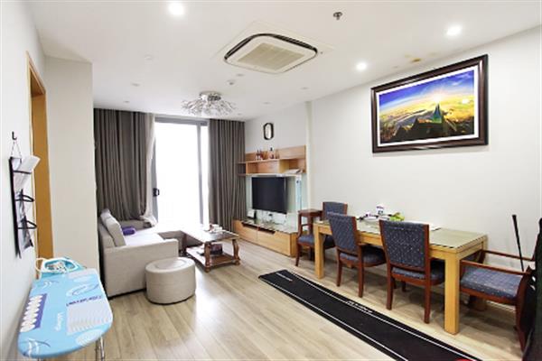High floor luxury 2 bedroom apartment for rent in Vinhomes Nguyen Chi Thanh, Dong Da Dist.