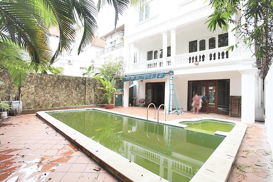 Spacious courtyard & swimming pool villa on To Ngoc Van. Large terrace