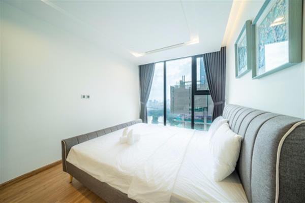 Fully furnished, High floor 01 bedroom apartment at Vinhomes Metropolis