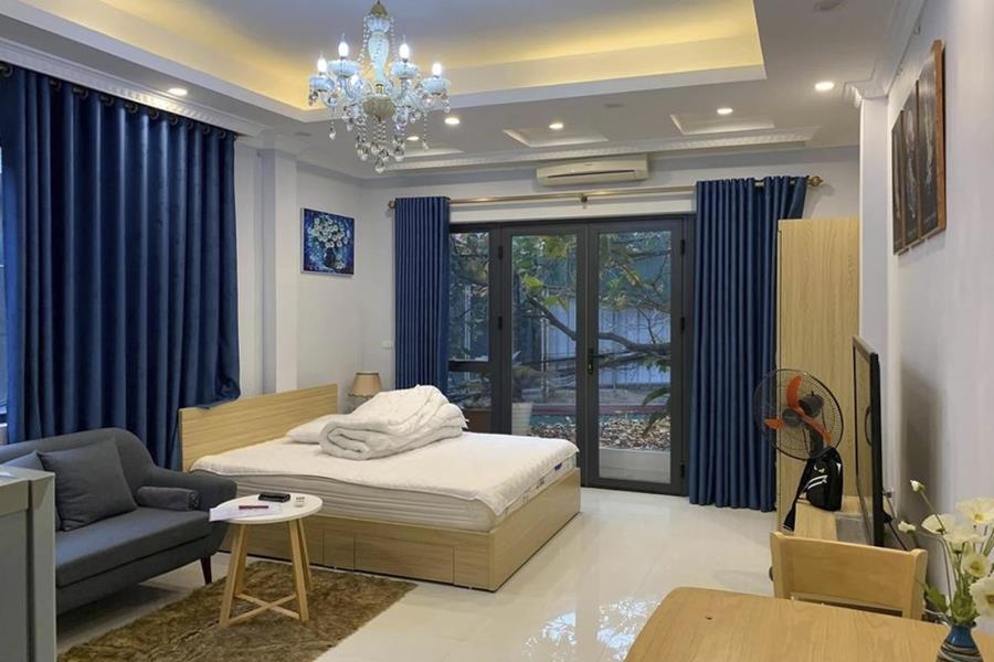 Bright & Airy Studio apartment to rent on Lac Long Quan, Tay Ho