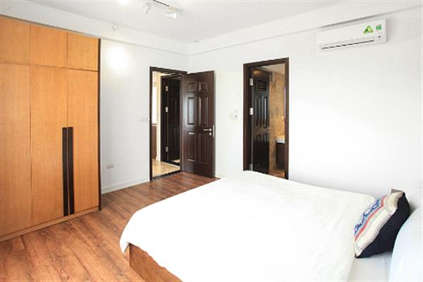 Elegant, stunning 03 bedroom apartment for rent in Xom Chua. High floor