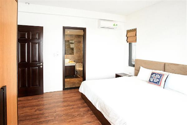 Elegant, stunning 03 bedroom apartment for rent in Xom Chua. High floor