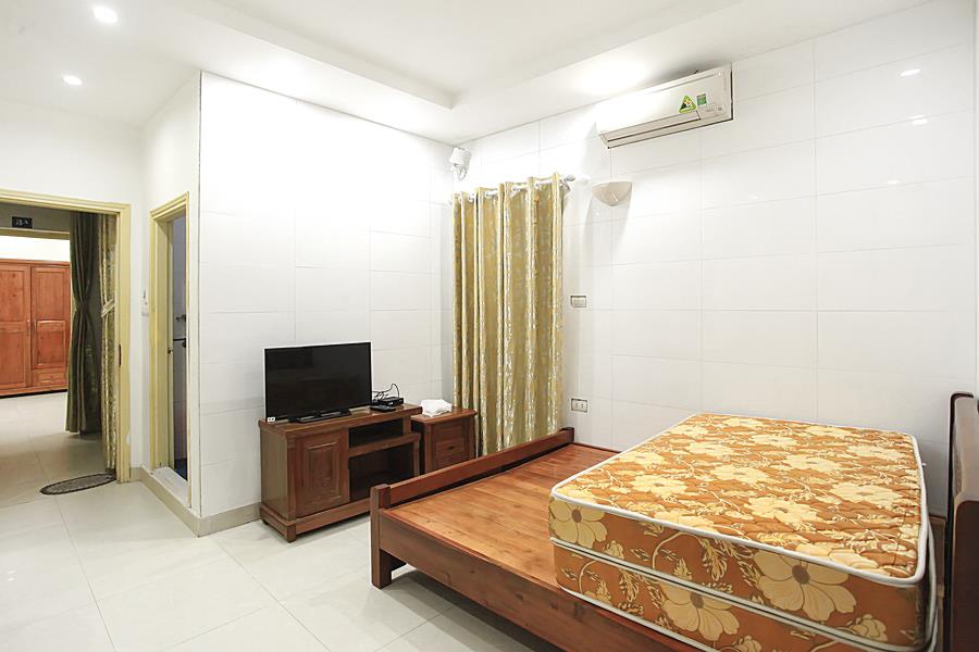 Cozy & Quiet 01bedroom apartment on Tu Hoa Street, furnished