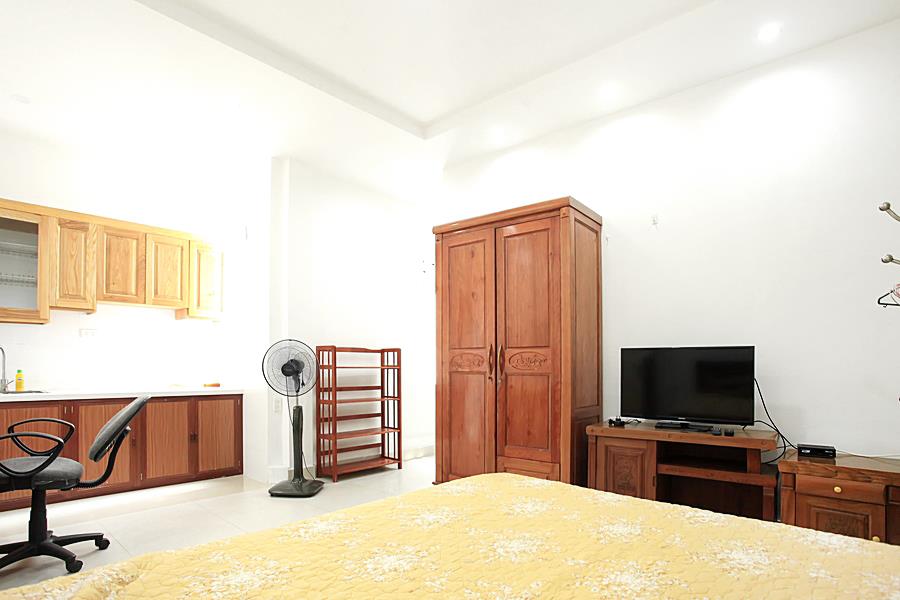 Full furniture studio apartment for rent in Tu Hoa street.