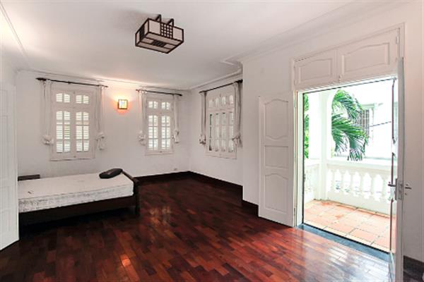 Spectacular 04 bedroom house for lease in To Ngoc Van near the West Lake. Big Courtyard