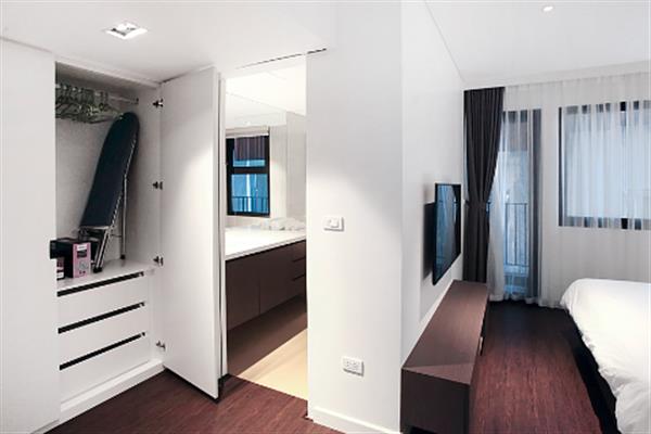 Full option & Modern 02 bedroom serviced apartment in Xuan Dieu
