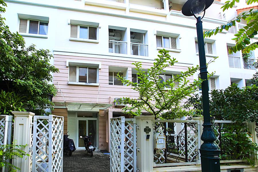 Beautiful & Airy house 04 bedroom house for rent in Splendora An Khanh.