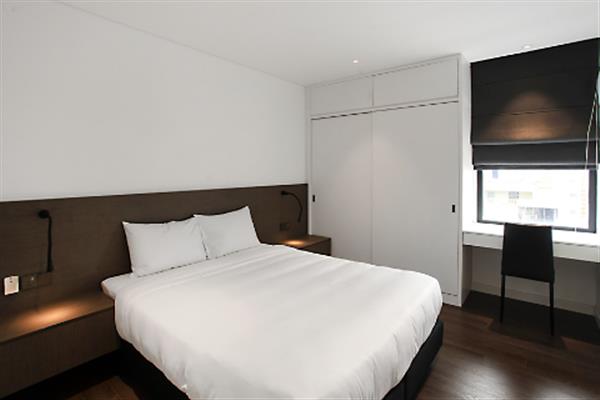 Brand New & Open View 02 bedroom apartment for rent in Doi Can, Ba Dinh dist.