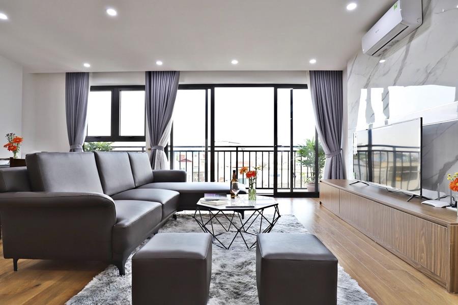 High floor & beautiful view 02 bedroom apartment for rent in Trinh Cong Son.