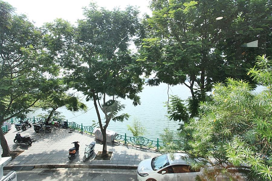Spacious 2 bedroom apartment for rent on Vu Mien street. peaceful area with lake view