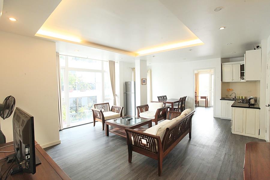 Quality 2-bedroom apartment on Nam Trang Street, Truc Bach Island. Balcony, lakeview