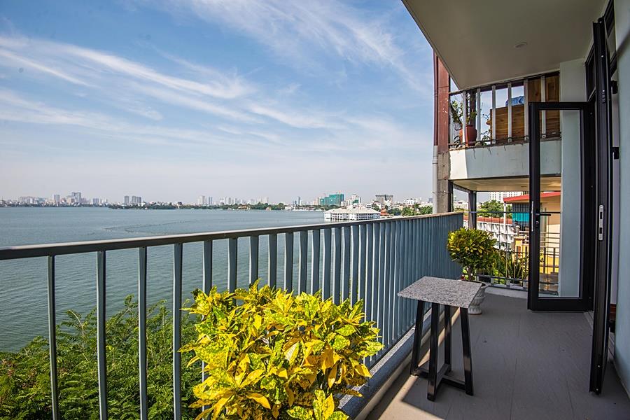 High floor 2 bedroom apartment with amazing lake view in Vu Mien