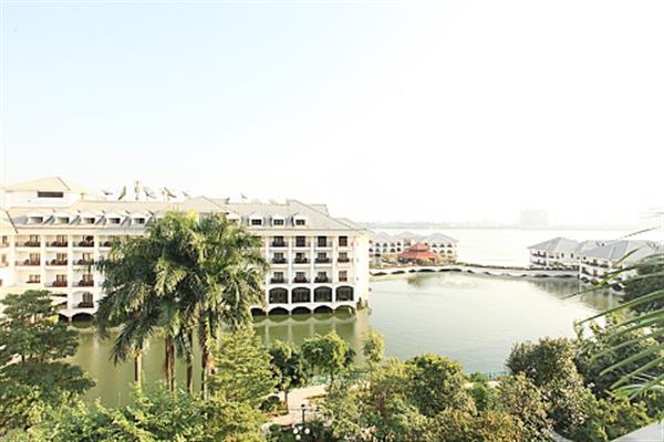 Brand new & Stunning lake view 3-bedroom apartment near Sheraton Hotel on Tu Hoa St.