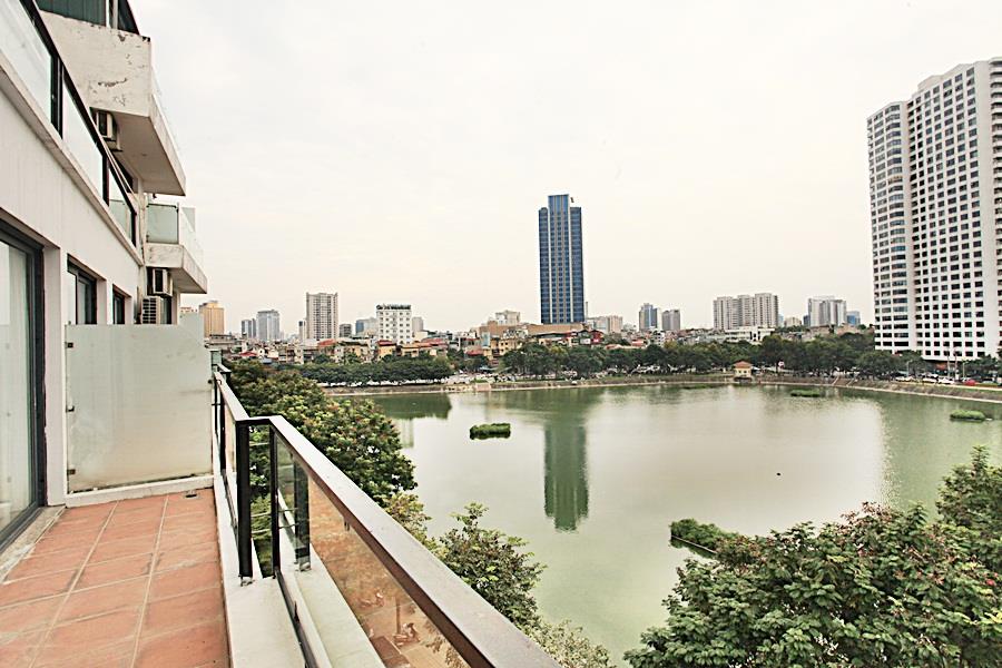 Ngoc Khanh Lake Front: 1 bedroom apartment for rent on Pham Huy Thong street