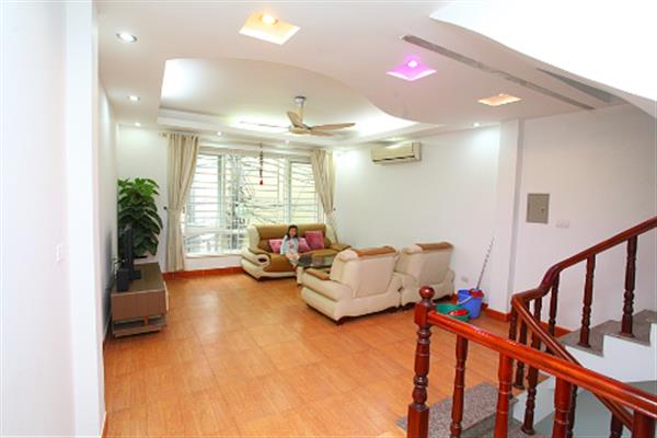 Lovely 3-bedroom house with rooftop terraces in Tay Ho to rent